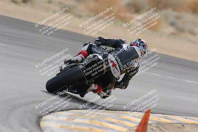 media/Dec-17-2022-SoCal Trackdays (Sat) [[224abd9271]]/Turn 10 Backside (120pm)/